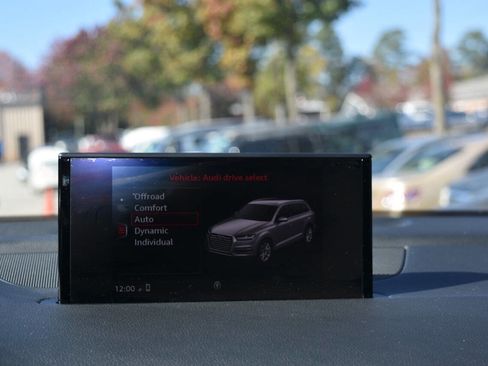 Used 2017 Audi Q7 2.0T Premium AWD/4WD image 27