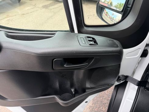 Used 2025 RAM ProMaster 2500 w/ U-Haul Equipment Group FWD image 12