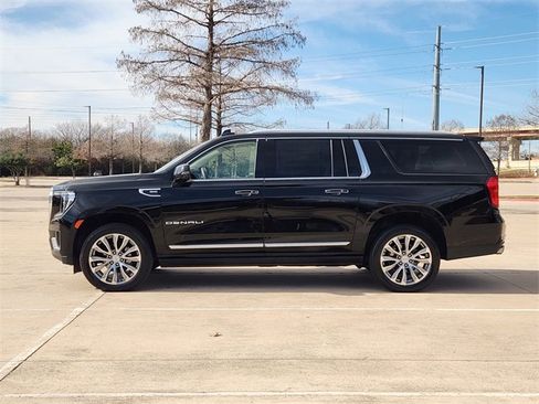 Used 2022 GMC Yukon XL Denali w/ Denali Ultimate Package image 5