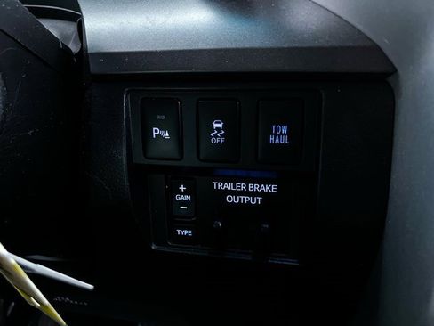 Used 2016 Toyota Tundra SR5 image 22