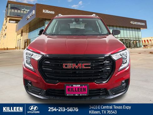 Used 2023 GMC Terrain SLT w/ Elevation Edition image 2