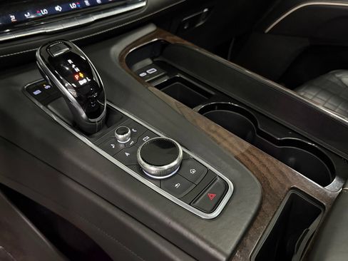 Used 2022 Cadillac Escalade Sport Platinum w/ Heavy-Duty Trailer Package AWD/4WD image 30