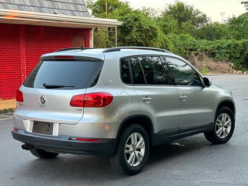 Used 2016 Volkswagen Tiguan S image 3