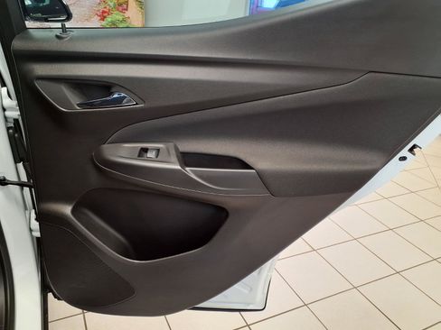 Used 2023 Chevrolet Bolt EUV LT w/ Comfort Package FWD image 12