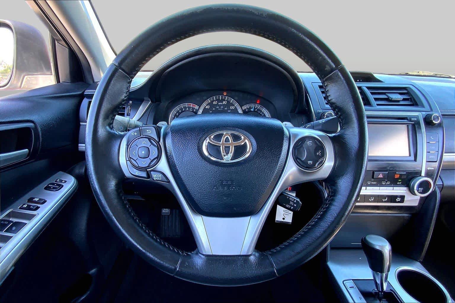 Used 2013 Toyota Camry SE FWD image 6