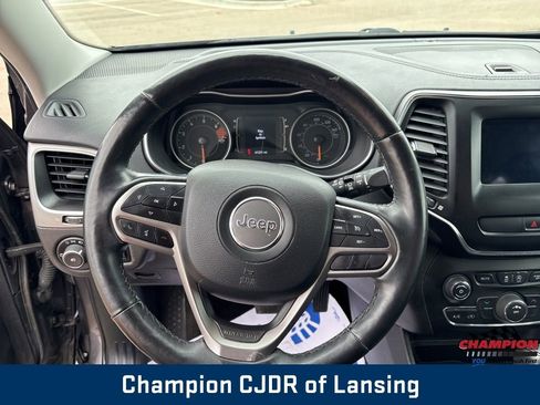 Used 2019 Jeep Cherokee Latitude w/ Cold Weather Group image 22