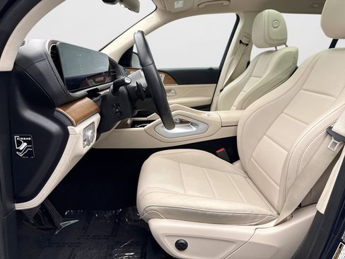 Used 2022 Mercedes-Benz GLS 450 4MATIC image 11