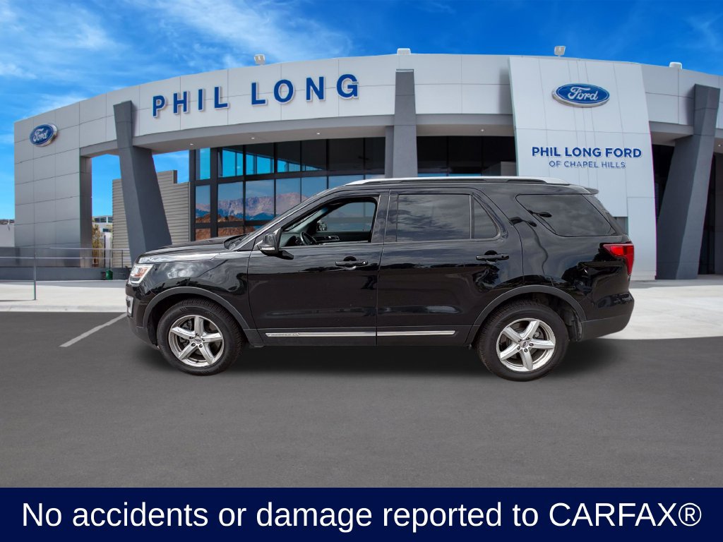 Used 2017 Ford Explorer XLT w/ Equipment Group 202A AWD/4WD image 2