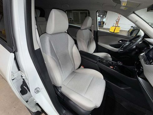 Used 2022 Nissan Rogue SV AWD/4WD image 16