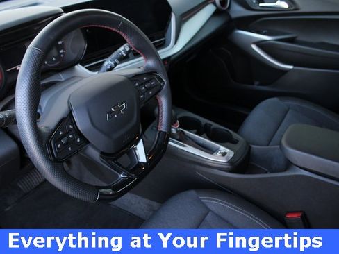 Used 2024 Chevrolet Trax RS w/ Driver Confidence Package image 2