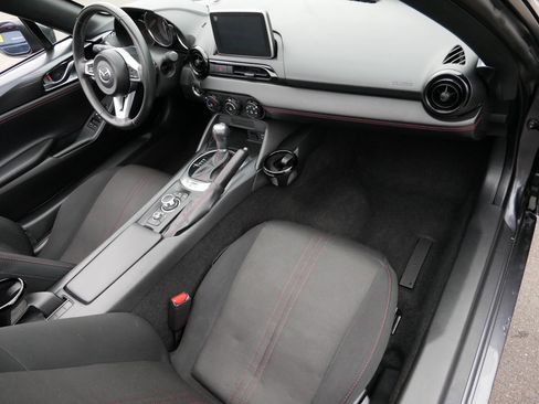 Used 2016 MAZDA MX-5 Miata Club image 11