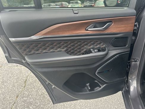 Used 2022 Jeep Grand Cherokee Summit w/ Adv Protech Group IV image 30