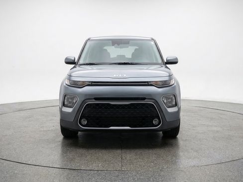 Used 2025 Kia Soul LX w/ LX Technology Package FWD image 2