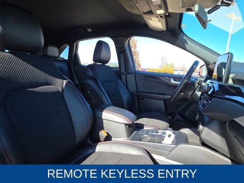 Used 2025 Ford Escape ST-Line image 13