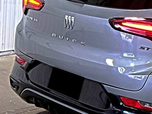 Used 2024 Buick Encore GX Sport Touring image 6