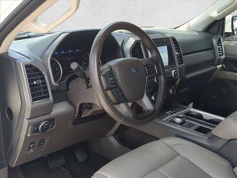 Used 2018 Ford Expedition XLT w/ Equipment Group 201A RWD image 10