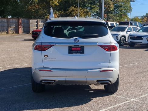 Used 2024 Buick Enclave Premium image 7