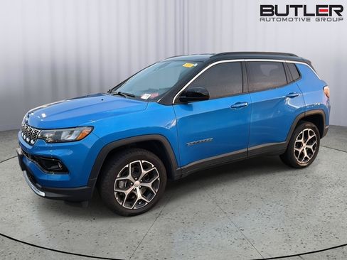 Used 2024 Jeep Compass Limited AWD/4WD image 2