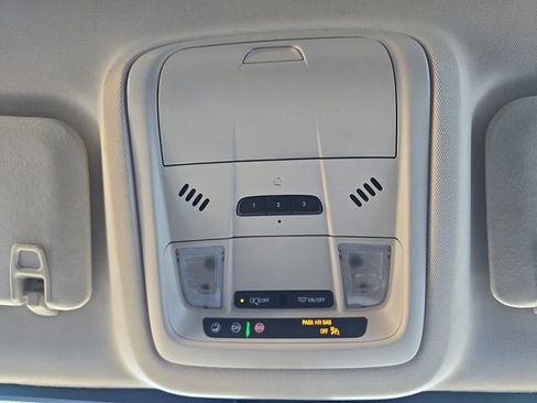 Used 2023 GMC Acadia Denali image 7