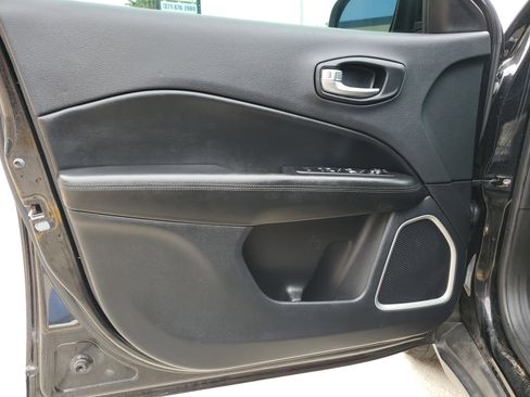 Used 2021 Jeep Compass Latitude FWD image 18