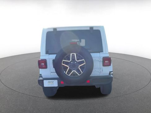 Used 2025 Jeep Wrangler Sahara image 12