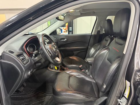 Used 2017 Jeep Compass Trailhawk w/ Leather Interior Group AWD/4WD image 7