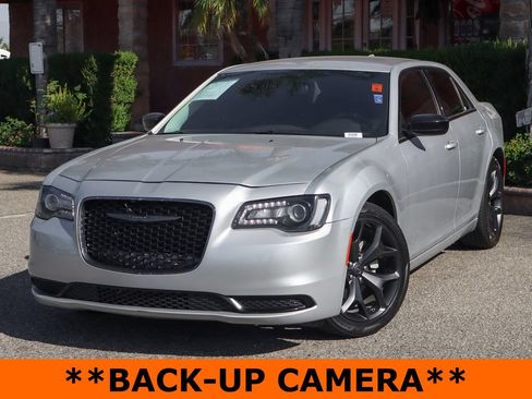 Used 2023 Chrysler 300 Touring w/ Sport Appearance Package RWD image 4