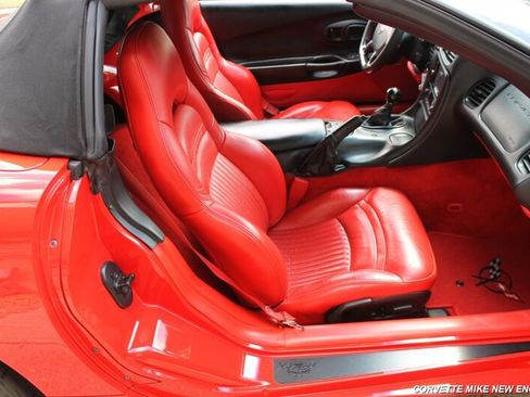 Used 2001 Chevrolet Corvette Coupe w/ Preferred Equipment Group2 RWD image 21