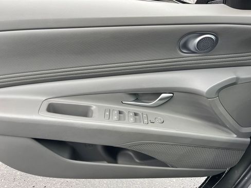 Used 2025 Hyundai Elantra SEL image 20