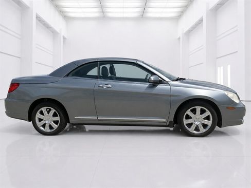 Used 2010 Chrysler Sebring Limited FWD image 4
