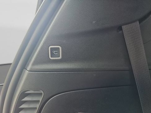Used 2026 Chrysler Pacifica Limited FWD image 30