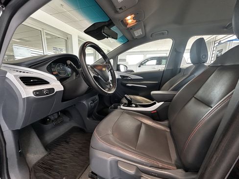 Used 2018 Chevrolet Bolt Premier w/ Driver Confidence II Package FWD image 2