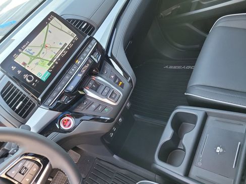 Certified 2026 Honda Odyssey Touring image 40
