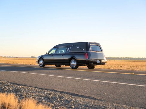 Used 2009 Cadillac DTS Hearse FWD image 7
