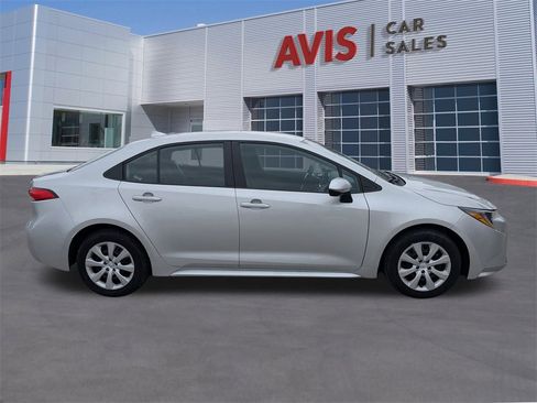 Used 2025 Toyota Corolla LE image 5