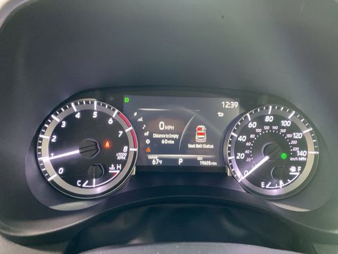 Used 2023 Toyota Highlander XLE AWD/4WD image 31