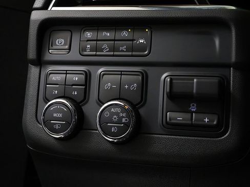 Used 2025 Chevrolet Tahoe High Country AWD/4WD image 27