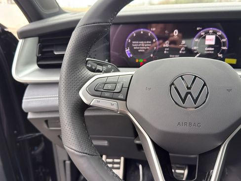 New 2026 Volkswagen Tiguan SE R-Line image 14