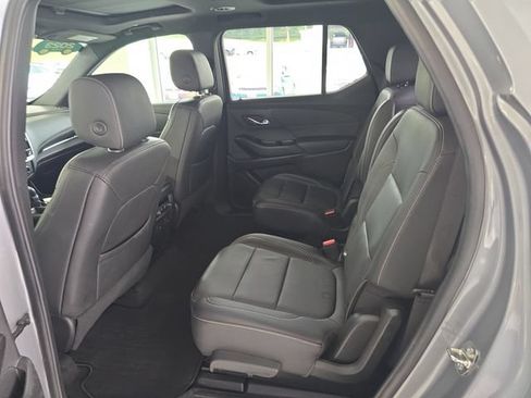 Used 2023 Chevrolet Traverse LT w/ LT Premium Package AWD/4WD image 10