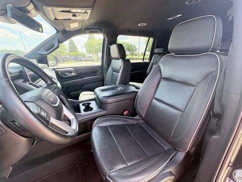 Used 2024 GMC Yukon XL SLT RWD image 6