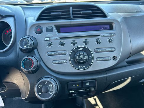 Used 2011 Honda Fit Sport image 22