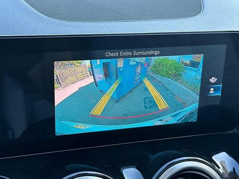 Used 2022 Mercedes-Benz GLB 250 4MATIC image 25