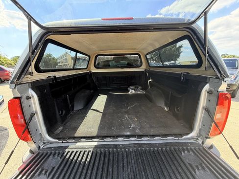 Used 2019 Chevrolet Colorado W/T RWD image 13