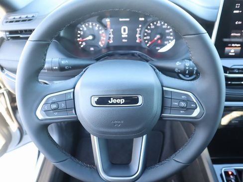 New 2026 Jeep Compass Latitude image 3