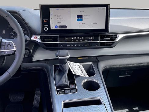New 2026 Toyota Sienna XLE FWD image 6