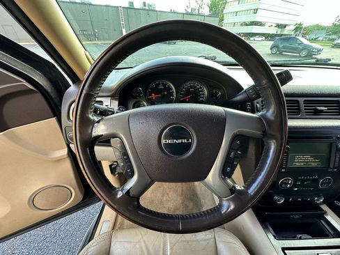 Used 2009 GMC Yukon Denali image 13