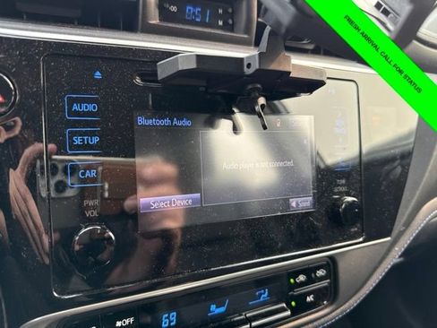 Used 2019 Toyota Corolla SE FWD image 34