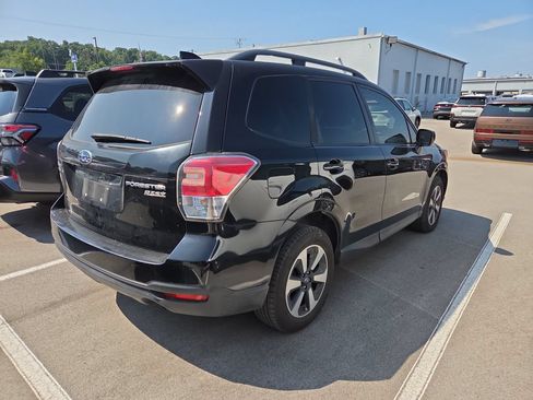 Used 2017 Subaru Forester 2.5i Premium w/ All-Weather Package AWD/4WD image 2