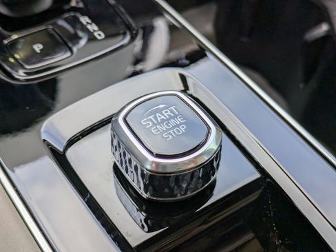 Used 2026 Volvo XC90 B6 Ultra w/ Lounge Package image 43