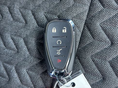 Used 2024 Chevrolet Equinox LT FWD image 39